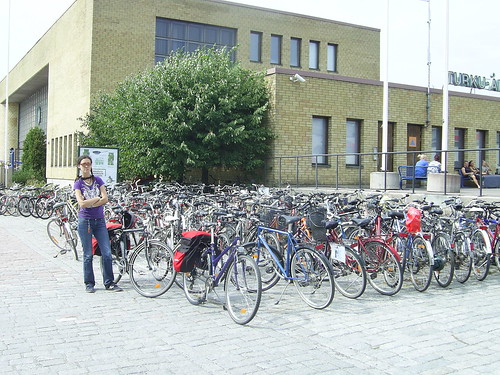 Это велостоянка на вокзале Турку. Этак треть велостоянки